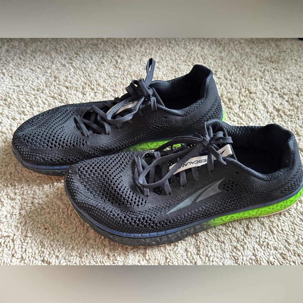 Altra Escalante racer / men’s size 9 / women’s size 10.5 / black green running